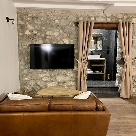 La Loge De Pierre Au Coeur De La Vieille D Annecy