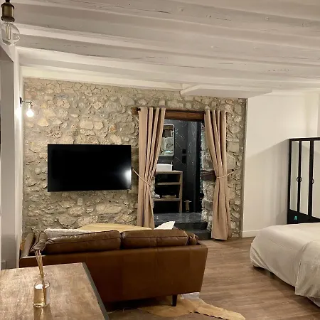 La Loge De Pierre Au Coeur De La Vieille D